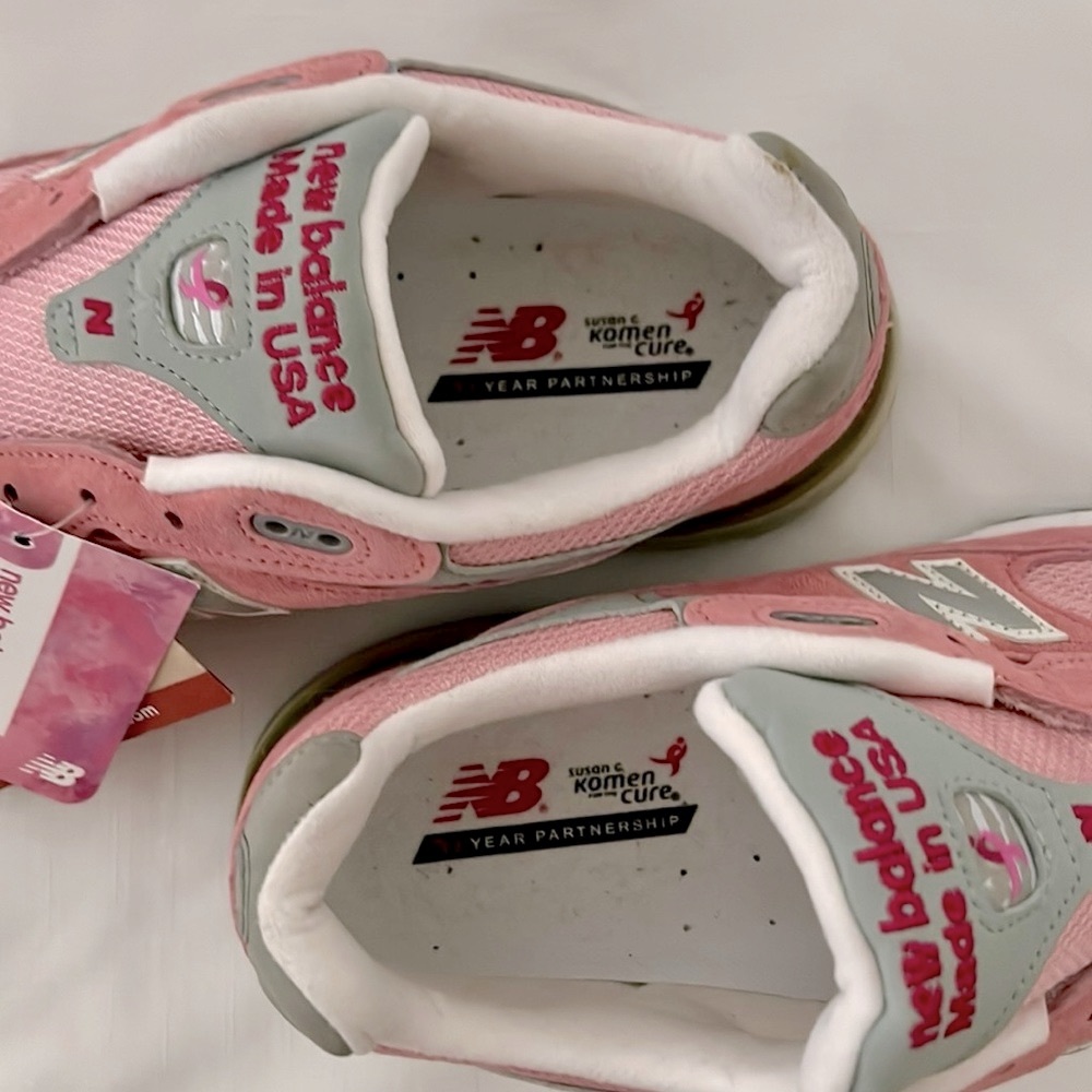 Susan G. Komen 🎀 / New Balance / Rare~993 Special Edition~Breast Cancer - Picture 2 of 11